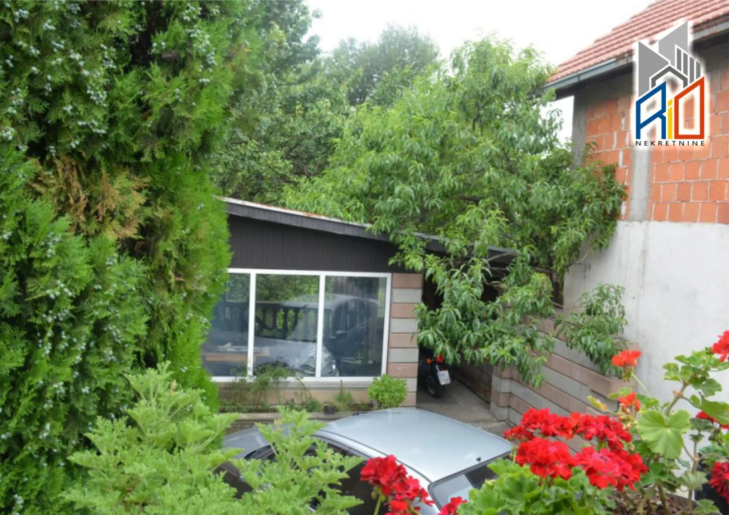 Useljive dve kuće u Ubu slika 5
