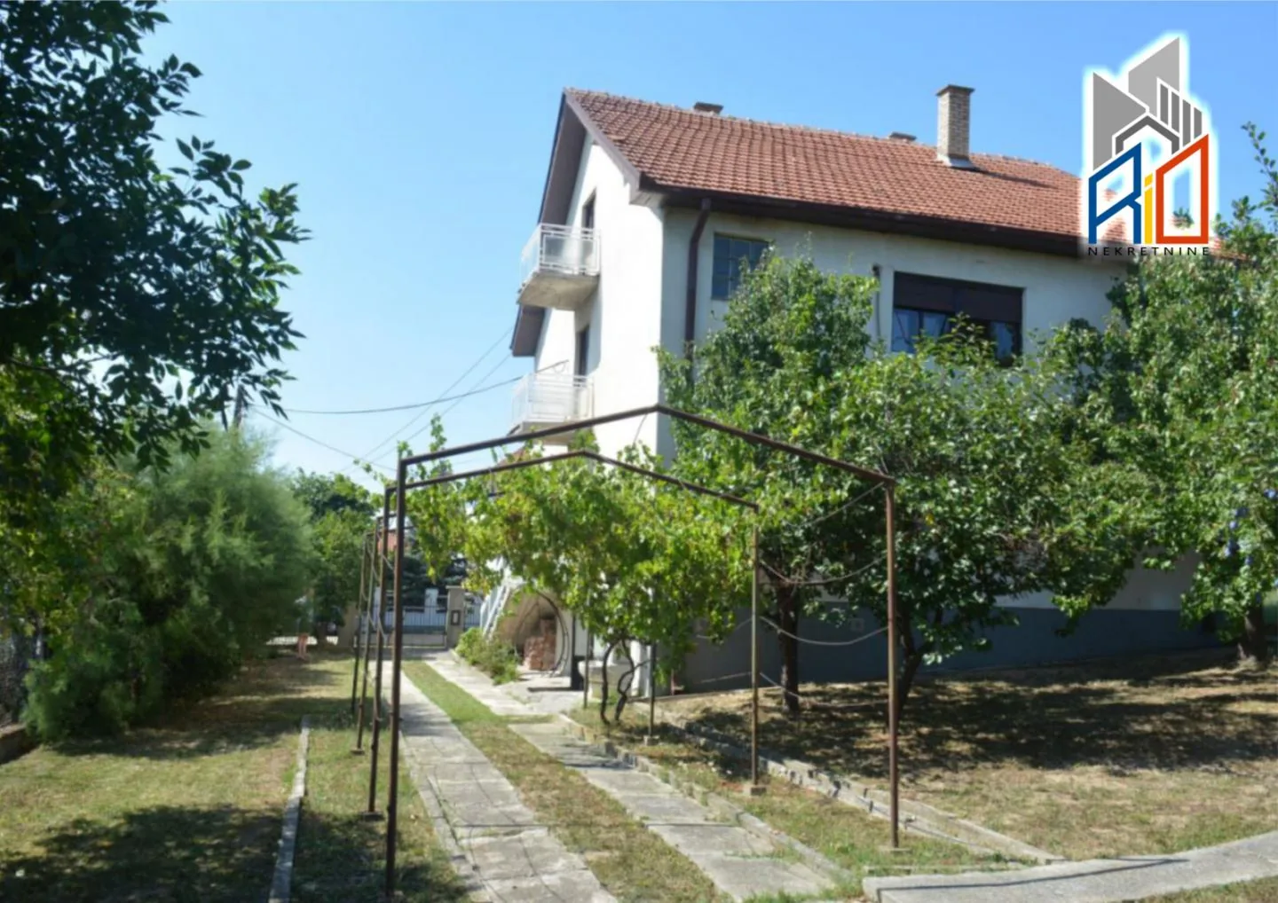 Kuća 200m2 u Ubu slika 12