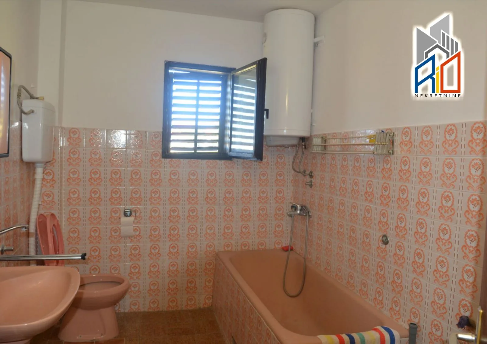 Kuća 200m2 u Ubu slika 18