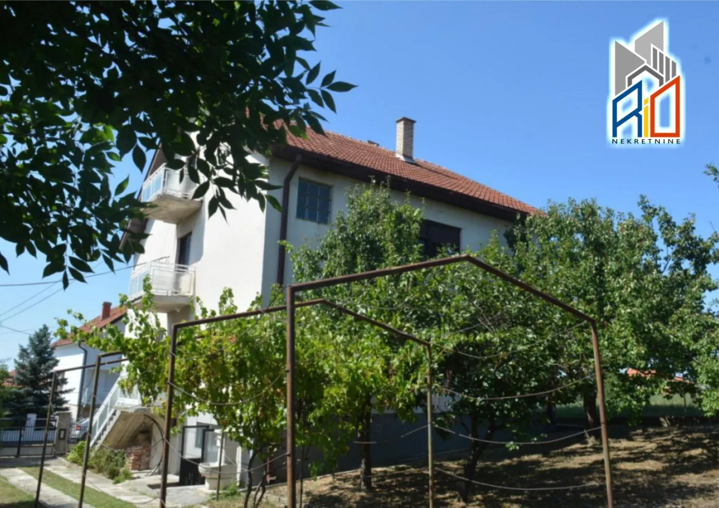 Kuća 200m2 u Ubu slika 9
