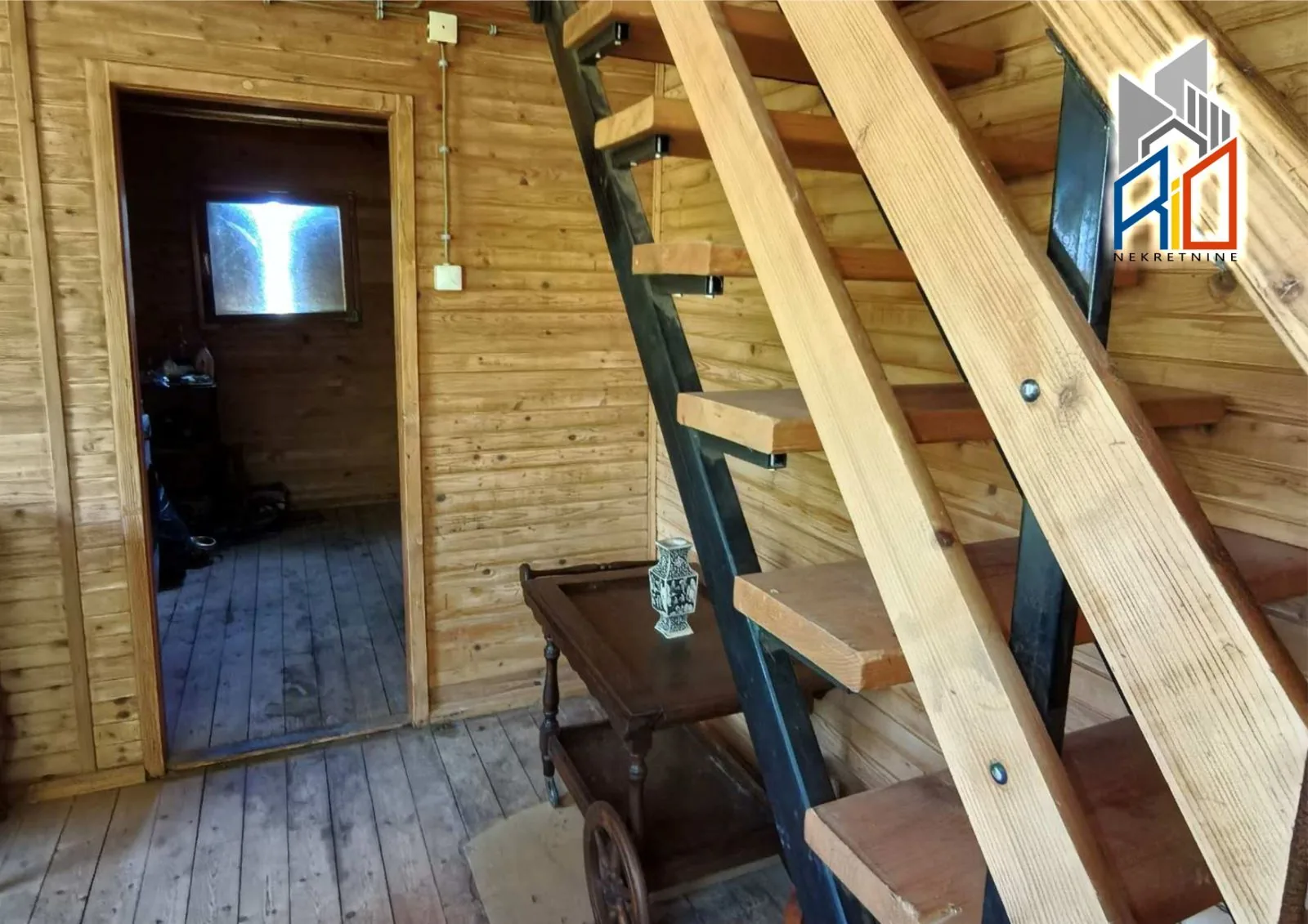 Vikendica u blizini Uba slika 12