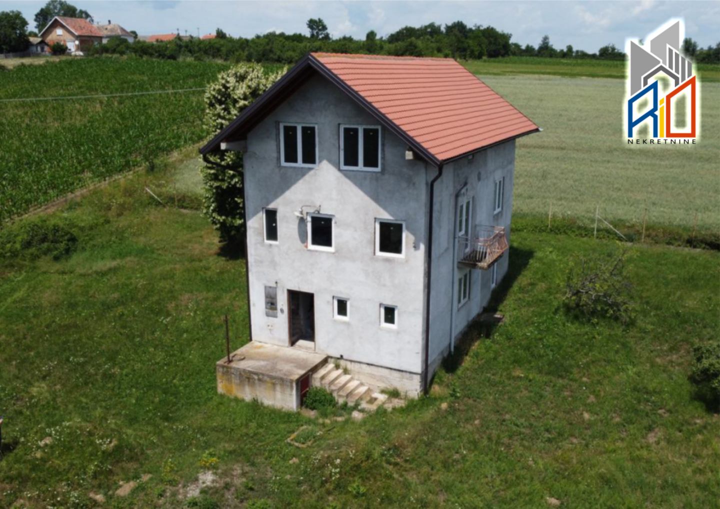 Kuća 200m2 u Tularima kod Uba slika 10