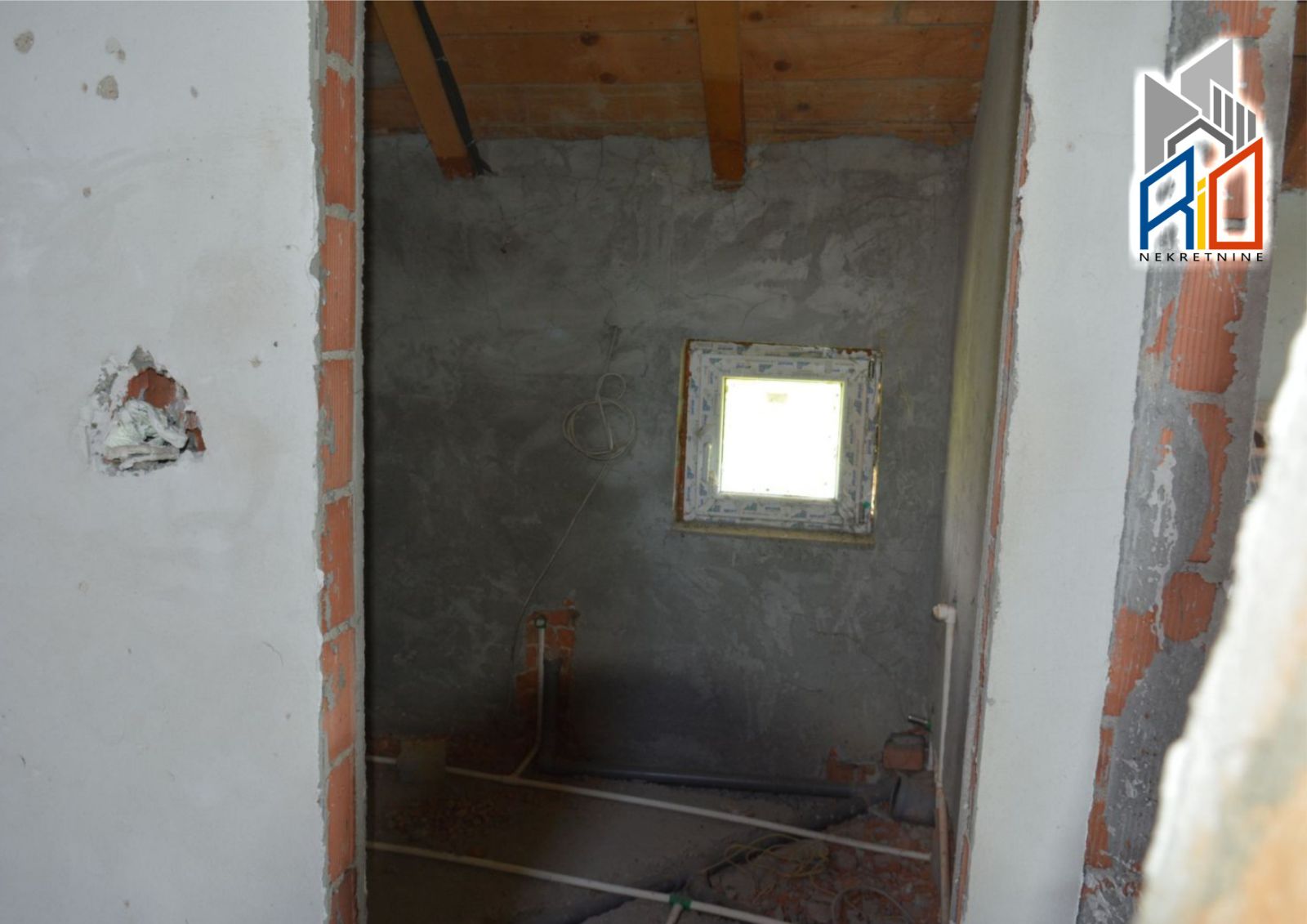 Kuća 200m2 u Tularima kod Uba slika 4
