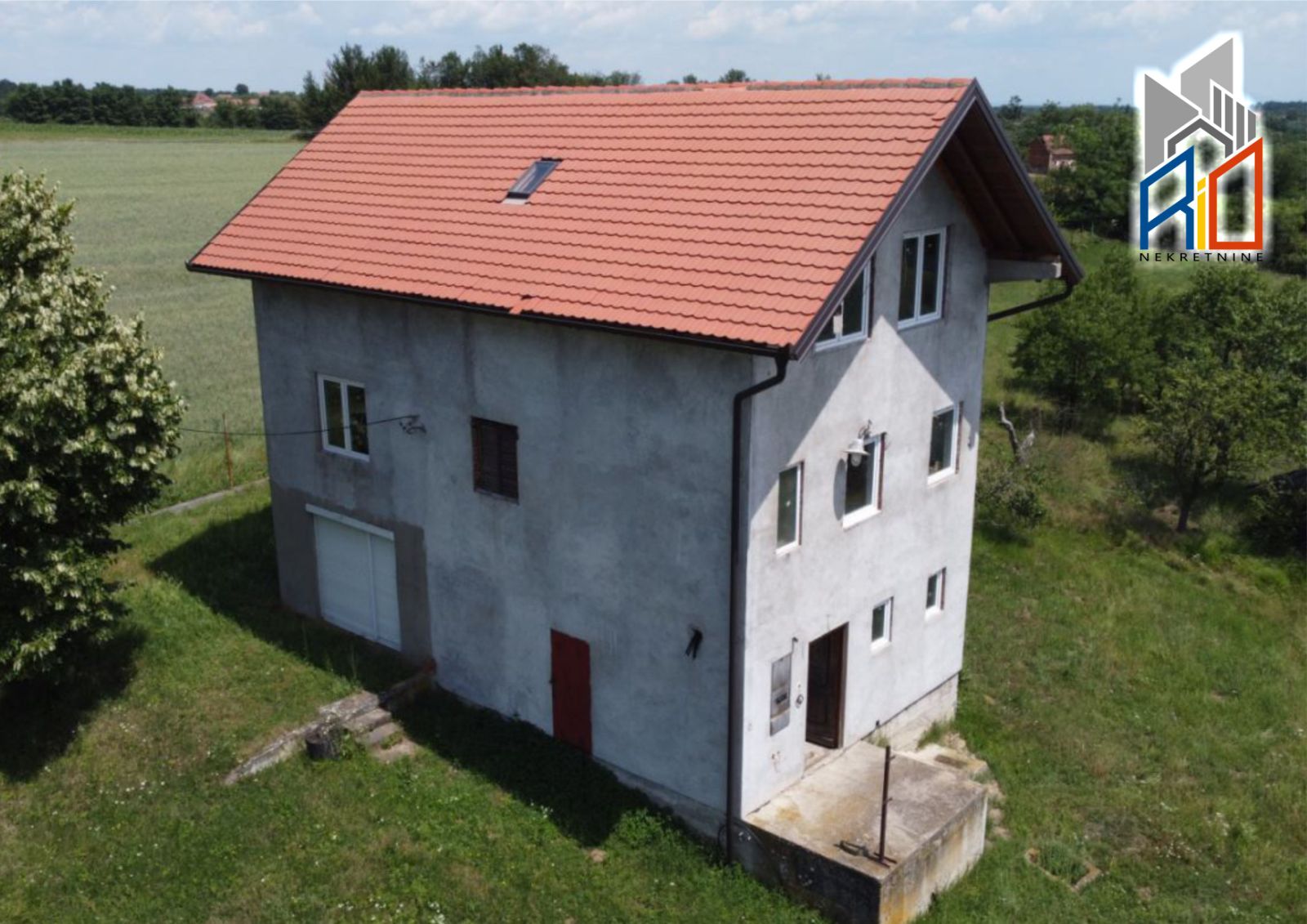 Kuća 200m2 u Tularima kod Uba slika 9